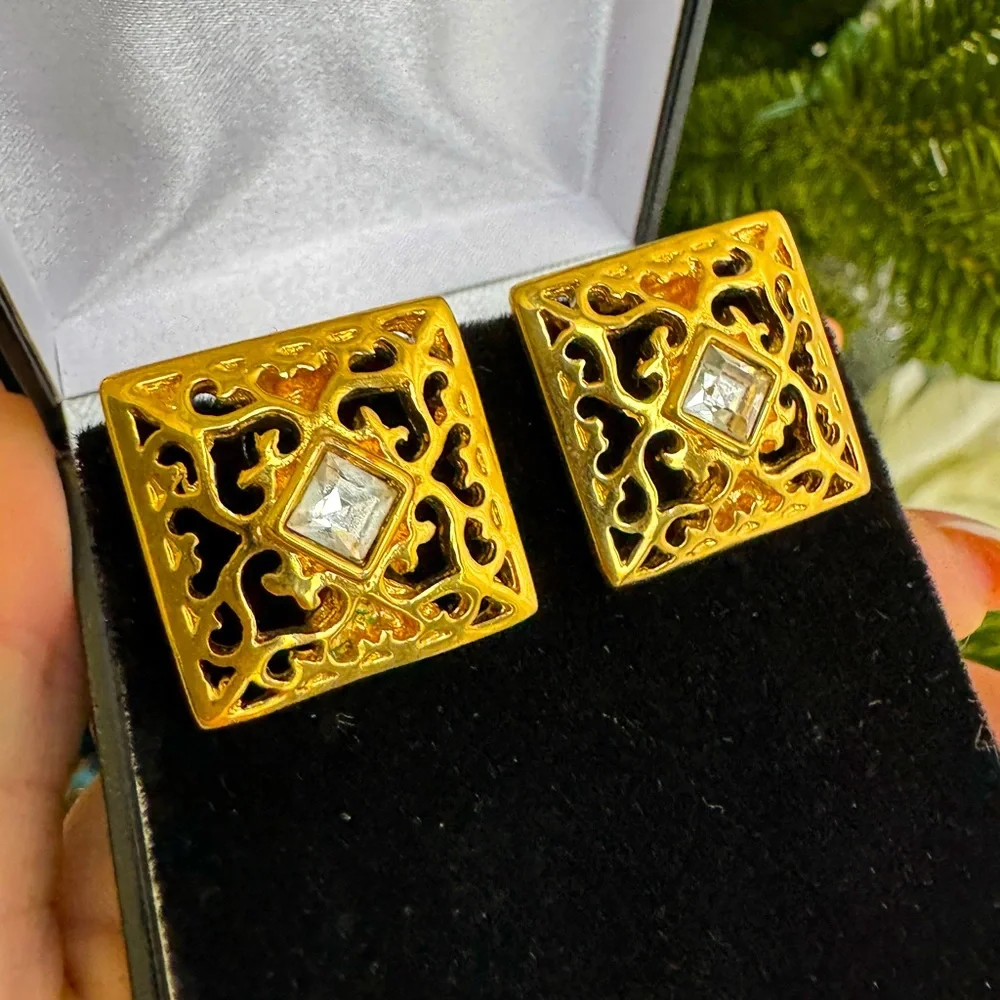 Authentic 18K gold plated Yves Saint Laurent vintage clip on earrings - Picture 1 of 13